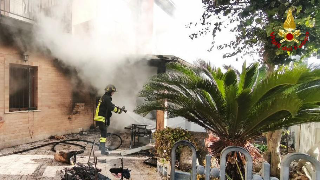 Incendio in veranda: salvato un gatto, chiusa la SS16 a Porto Sant’Elpidio